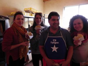 Familia para Sherril, don Roberto y su señora doña  Ana María