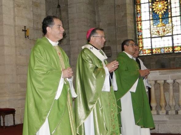 Photo of Párroco de la comuna de Paihuano es nombrado Vicario de Educación por Arzobispo de La Serena