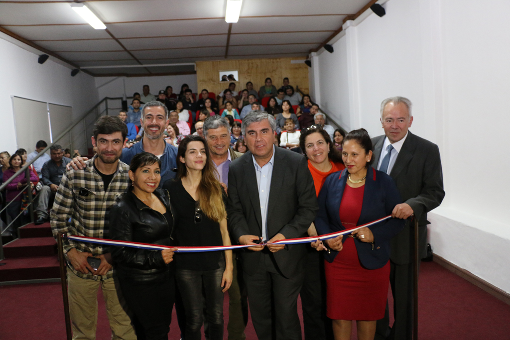 Photo of Corporación de Cultura de Vicuña inaugura sala microcine con actividades de FECILS 2016