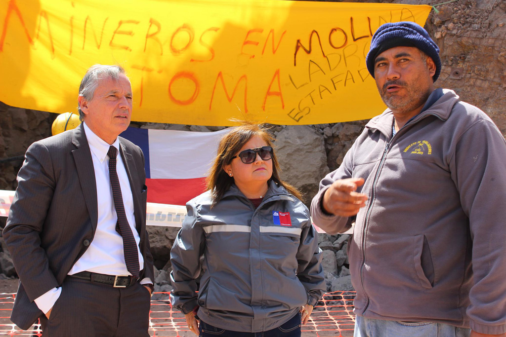 Photo of Autoridades del Trabajo constatan en terreno situación de mineros en huelga de hambre