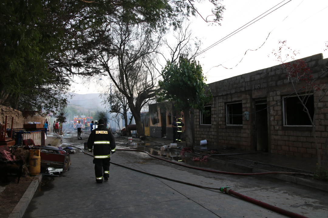Photo of Municipio gestiona ayudas a familias damnificadas por incendio de Vicuña