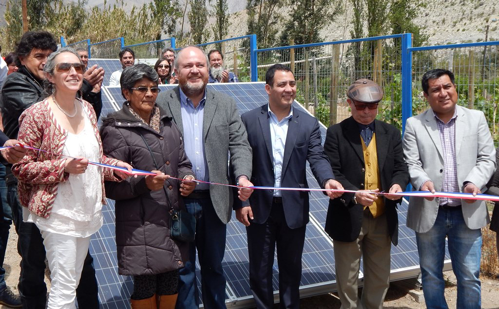 Photo of Inauguran el primer sistema de energización fotovoltaica para APR conectado a la red