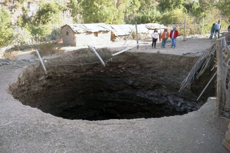 Photo of Marquesa: Investigan enorme socavón registrado en la Quebrada de Las Cañas