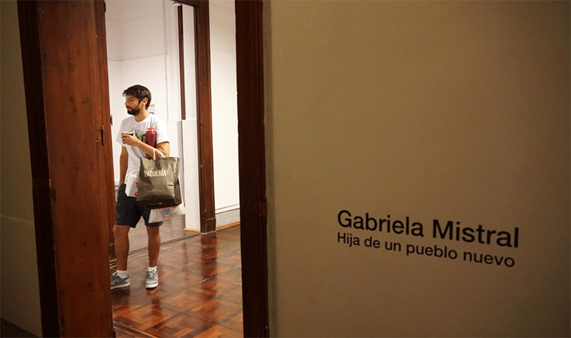 Photo of Presentan muestra sobre Gabriela Mistral en museo de la Mujer de Córdoba